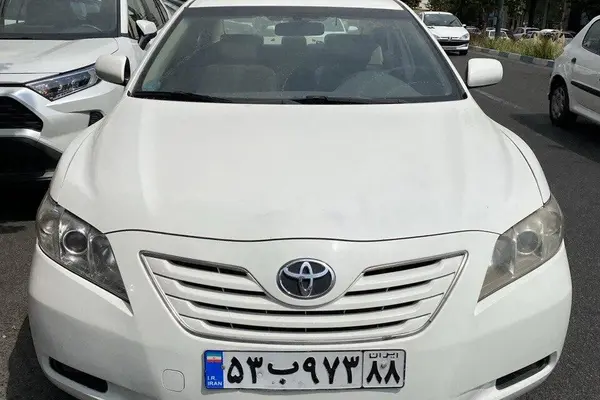 عکس تویوتا کمری