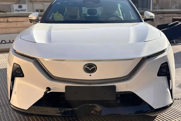 عکس مزدا EZ60 EREV
