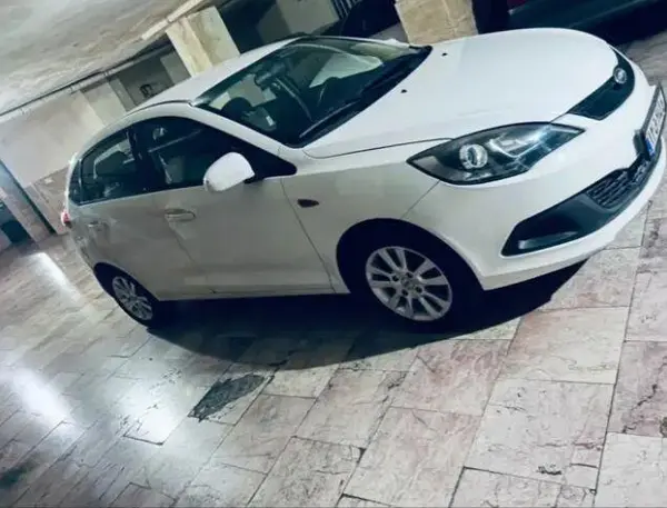 ام وی ام 315هاچ بک