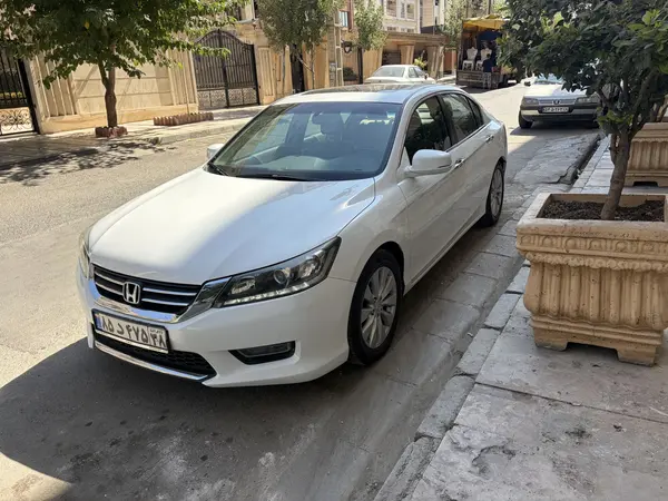 عکس هوندا آکورد