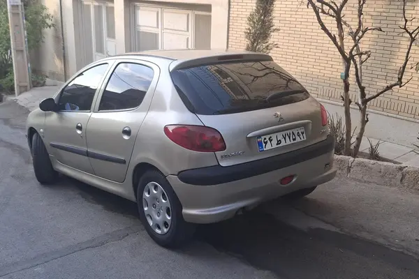 پژو 206