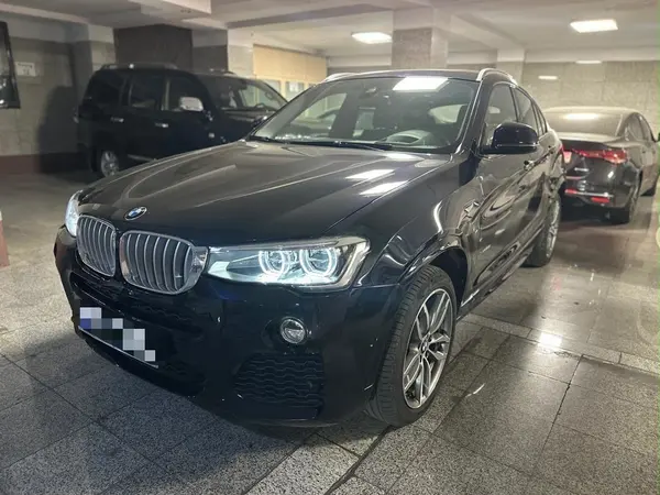 بی ام و X4