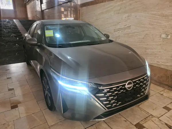 عکس نیسان سیلفی e-POWER