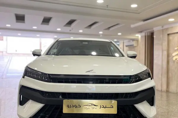 کی ام سی J7
