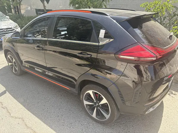 ام وی ام X33 کراس