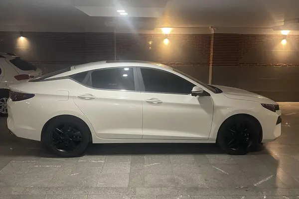عکس کی ام سی J7