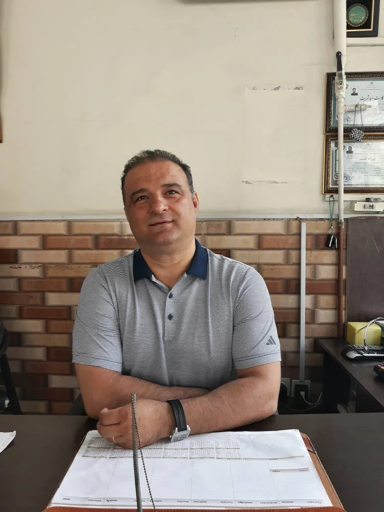 مدیر نمایشگاه اتو گالری پارس