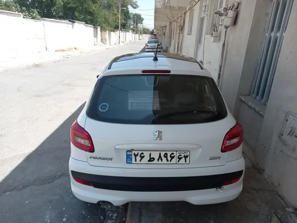 پژو 207