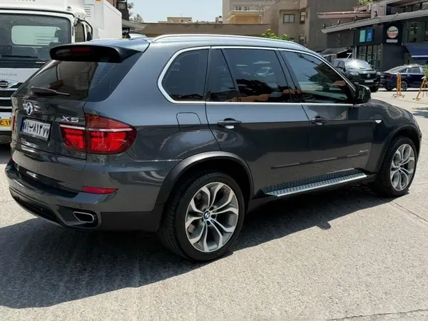 بی ام و X5