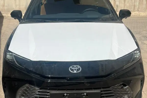 تویوتا کمری هیبرید