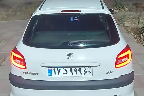 پژو 206