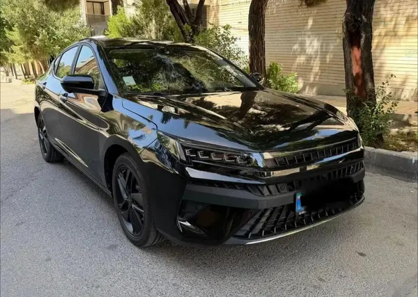 کی ام سی J7