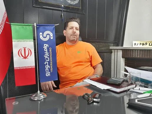مدیر نمایشگاه وامیران خودرو