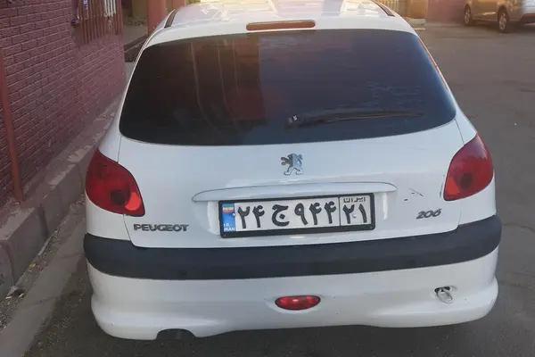 پژو 206