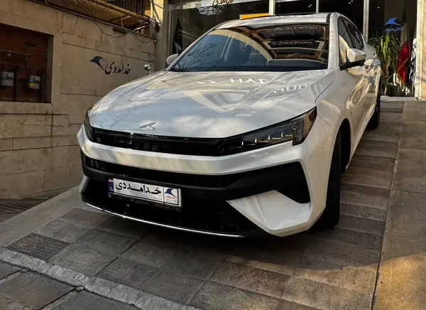 کی ام سی J7