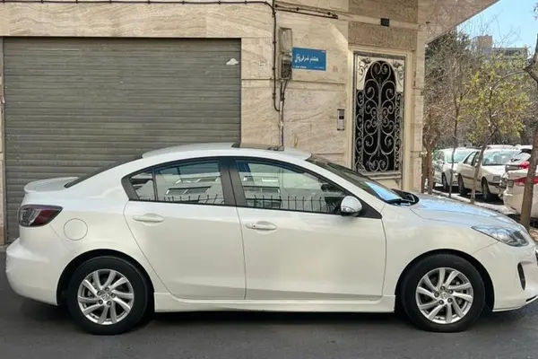 عکس مزدا 3 نیو صندوق دار