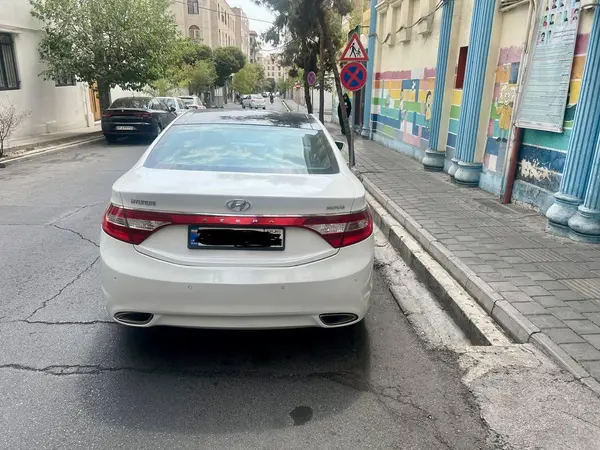 هیوندای آزرا (گرنجور)