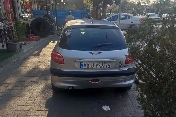 پژو 206