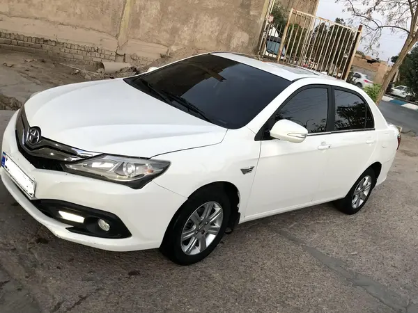 بی وای دی F3