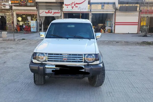 میتسوبیشی پاجرو چهار در