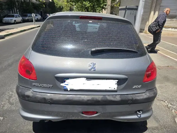 پژو 206