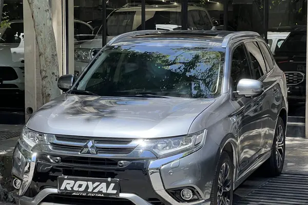 میتسوبیشی اوتلندر PHEV