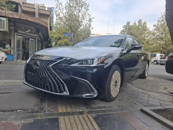 لکسوس ES هیبرید