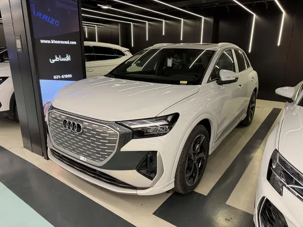 عکس آئودی Q4 e-tron
