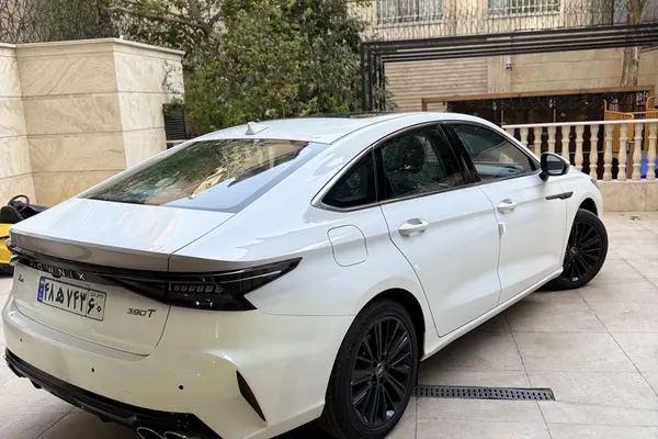 فونیکس آریزو 8 (Z8)