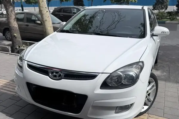 هیوندای i30
