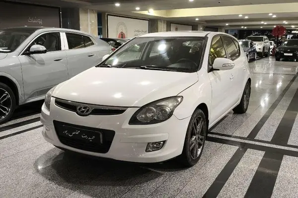 هیوندای i30
