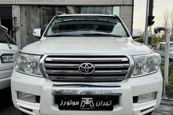 تویوتا لندکروز چهار در