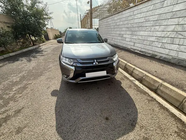 میتسوبیشی اوتلندر PHEV