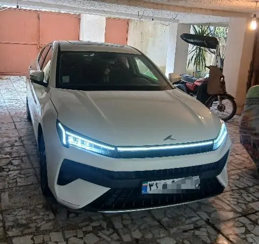 کی ام سی J7