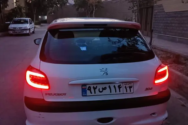 پژو 206