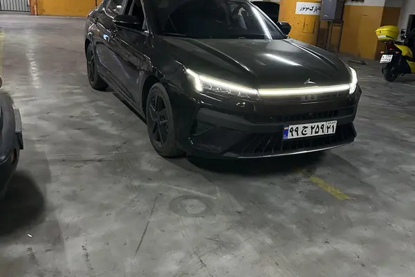 عکس کی ام سی J7