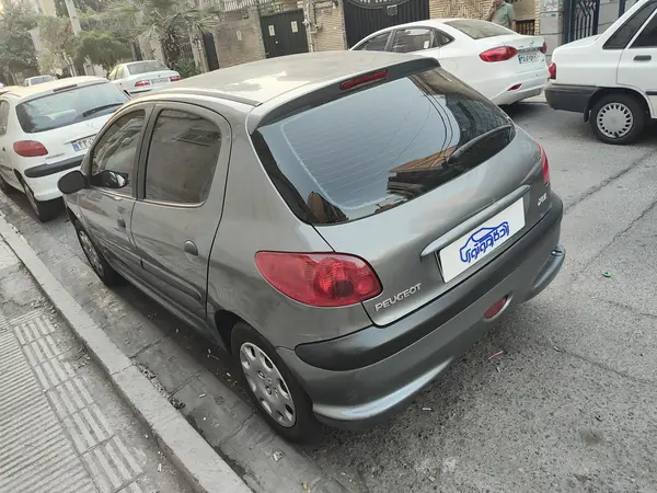 پژو 206