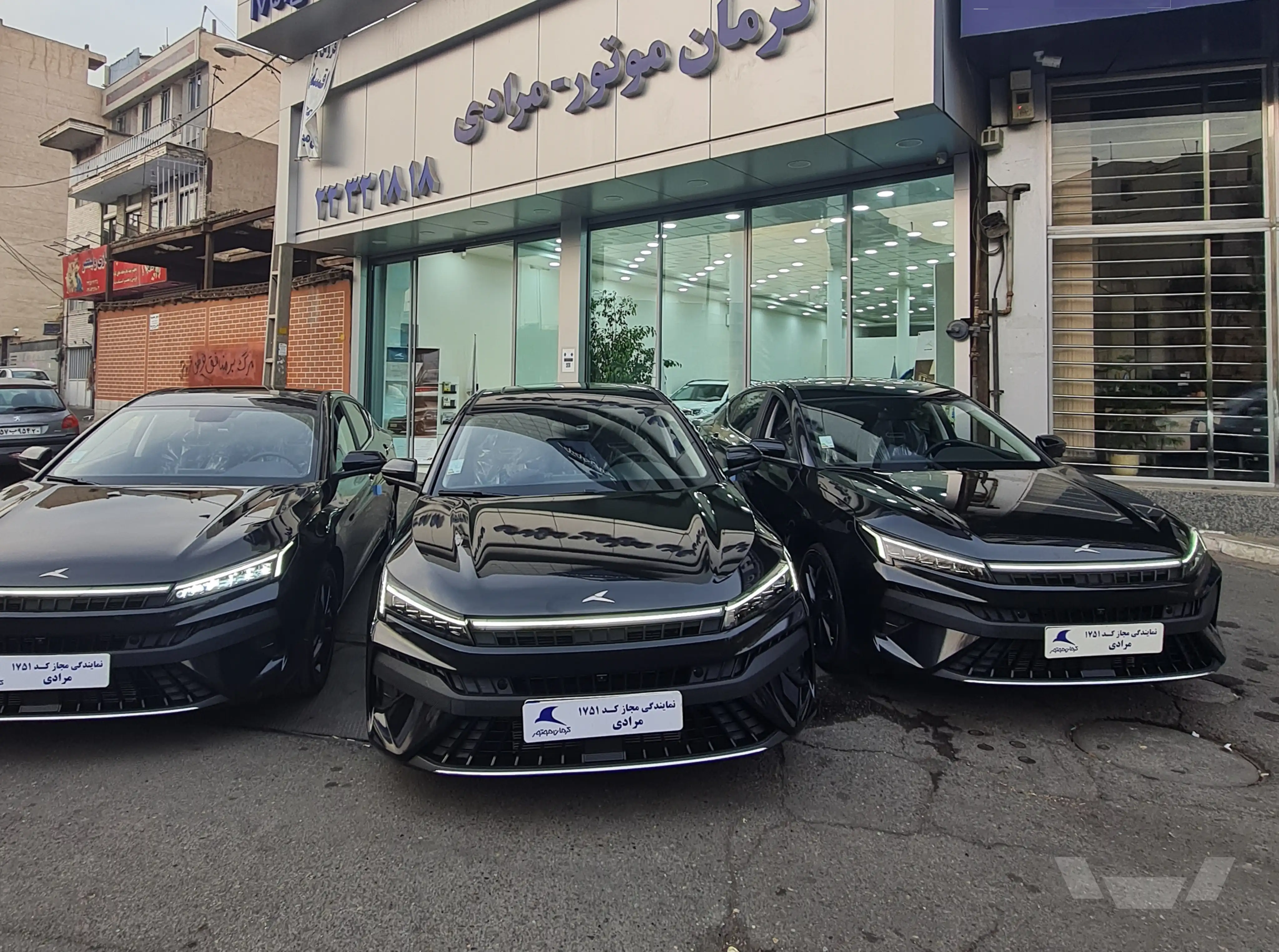 کی ام سی J7