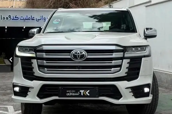 تویوتا لندکروز چهار در