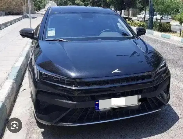 کی ام سی J7