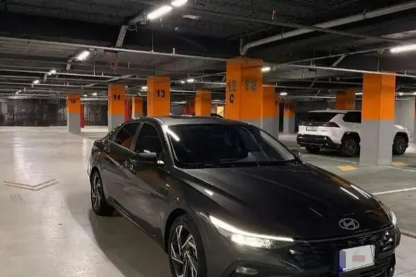 هیوندای النترا