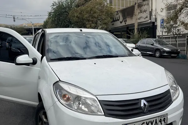 رنو ساندرو