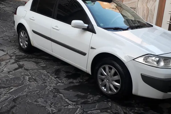 رنو مگان (مونتاژ)