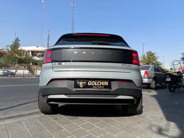 ولوو EX30