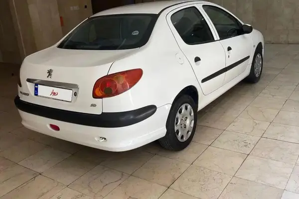 پژو 206