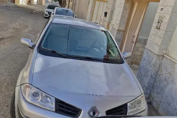 رنو مگان (مونتاژ)