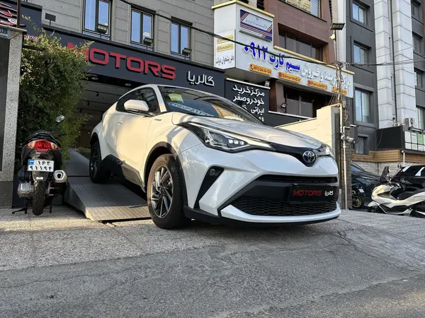 عکس تویوتا C-HR هیبرید