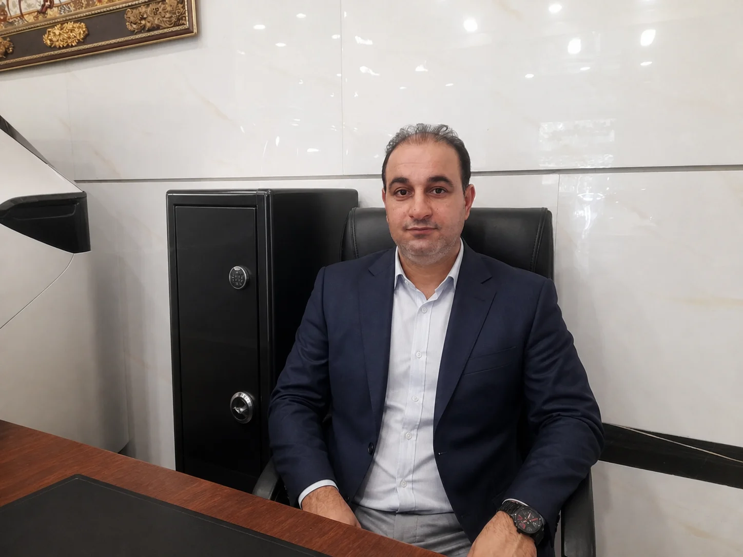 مدیر نمایشگاه اتو گالری امیر تهران