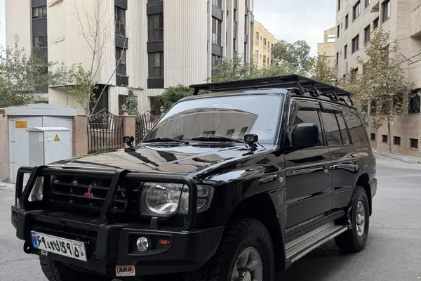 میتسوبیشی پاجرو چهار در