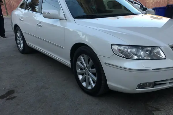 هیوندای آزرا (گرنجور)